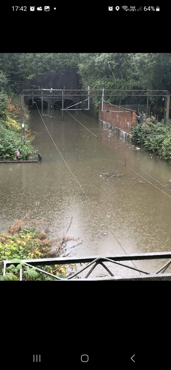 SettleCarlisle's tweet image. These newly electrified double width canals are a sight to be seen!