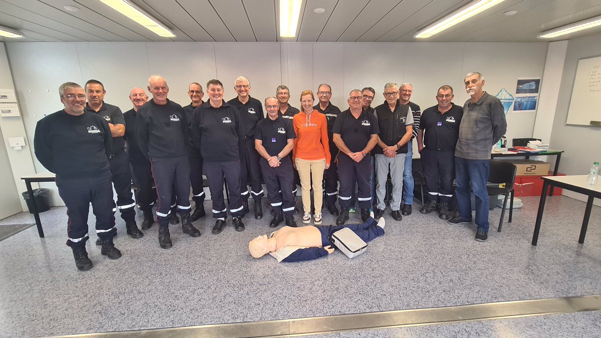 udsp63's tweet photo. Ce matin, notre RDSE était réunie pour une matinée de travail pour une session de gestes qui sauvent. Une façon de maintenir quelques acquis ! 
Cette matinée a été appréciée de tous et se sera certainement amenée à être reconduite. https://t.co/5PY82tifaW