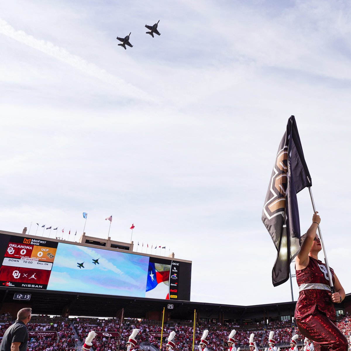 UCFKnights's tweet photo. Not your average flyover ✈️

S/o to the @UCFALUMNI in the cockpit!🫡 https://t.co/UZQ5vYkEwT