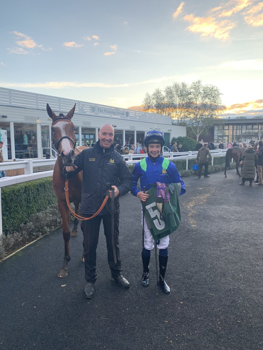 Congratulations to @ArchieYoung2006 who won the Go Racing In Yorkshire Future Stars Apprentice Stakes, supported by @WRSaddlery at @CatterickRaces today for @Johnston_Racing