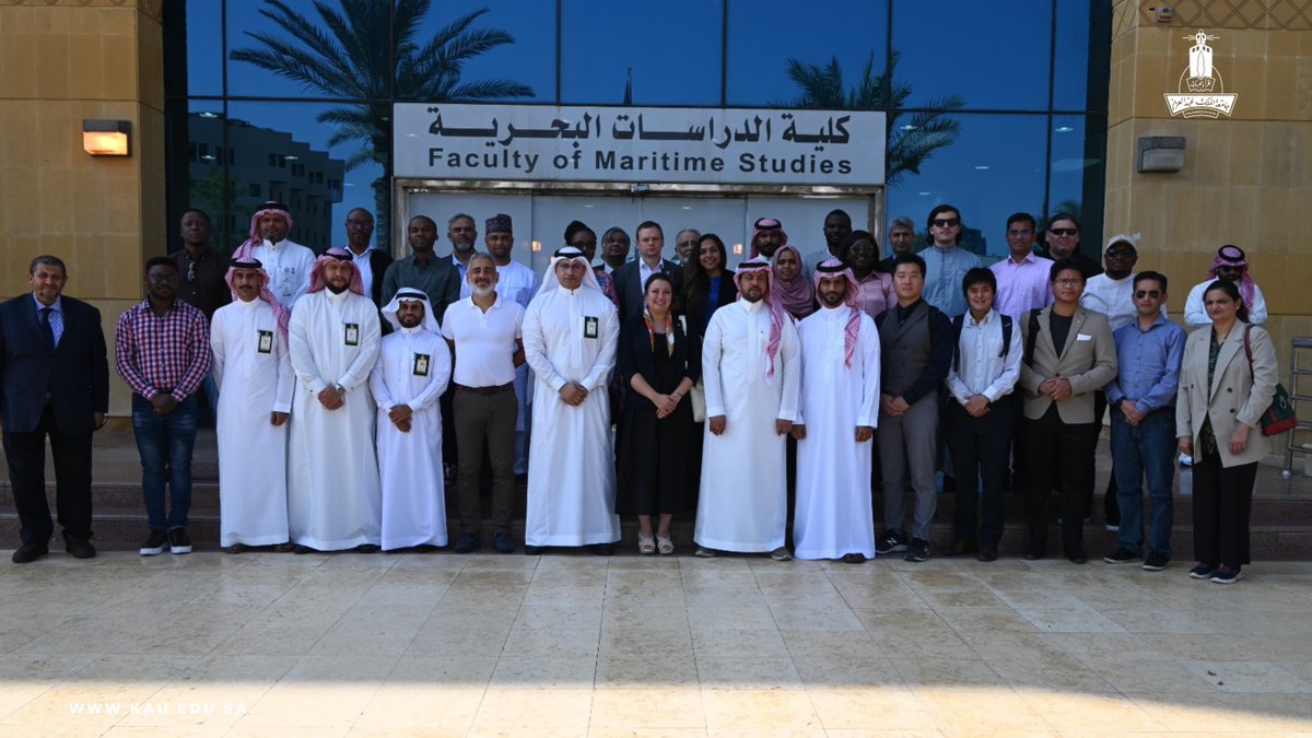 #جامعة_الملك_عبدالعزيز تستقبل وفدًا من الأكاديمين والطلاب يمثلون الجامعة البحرية الدولية (WMU) ،وقام الوفد بزيارة ميدانية للمكتبة المركزية وكلية الهندسة وكلية الدراسات البحرية، وتهدف الزيارة إلى بحث سبل التعاون في مجال التدريب والتطوير وتنمية الكفاءات للطلاب في مجال النقل البحري.