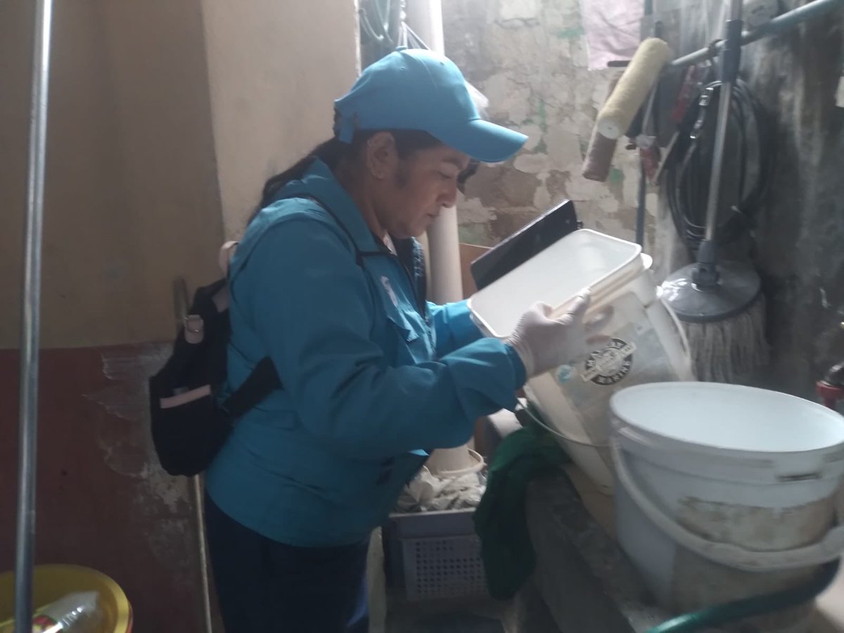 Salud_Guayas's tweet photo. Personal de #ControlVectorial del #Distrito09D01 de @Salud_Ec, junto a su personaje Pablito, realizaron acciones contra el dengue, chikungunya y zika, durante Jornadas de Salud en sectores de las Cooperativas  #MolinaDeFrank (Guasmo Sur) e #Independencia2 (Isla Trinitaria). https://t.co/VJqD6oLZXm