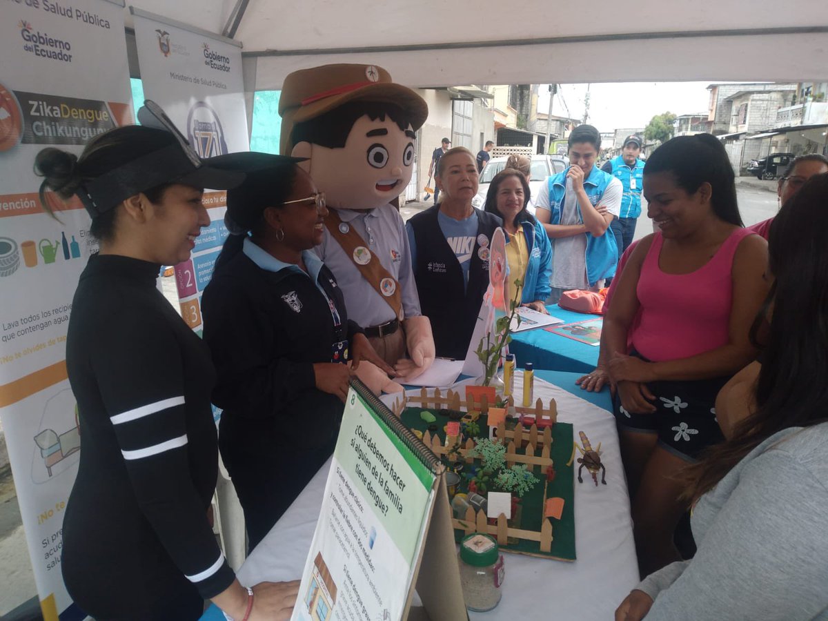 Salud_Guayas's tweet photo. Personal de #ControlVectorial del #Distrito09D01 de @Salud_Ec, junto a su personaje Pablito, realizaron acciones contra el dengue, chikungunya y zika, durante Jornadas de Salud en sectores de las Cooperativas  #MolinaDeFrank (Guasmo Sur) e #Independencia2 (Isla Trinitaria). https://t.co/VJqD6oLZXm