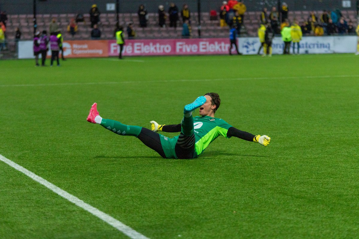 Slidin into the 🍩 like 😂 #YouSnusYouLose