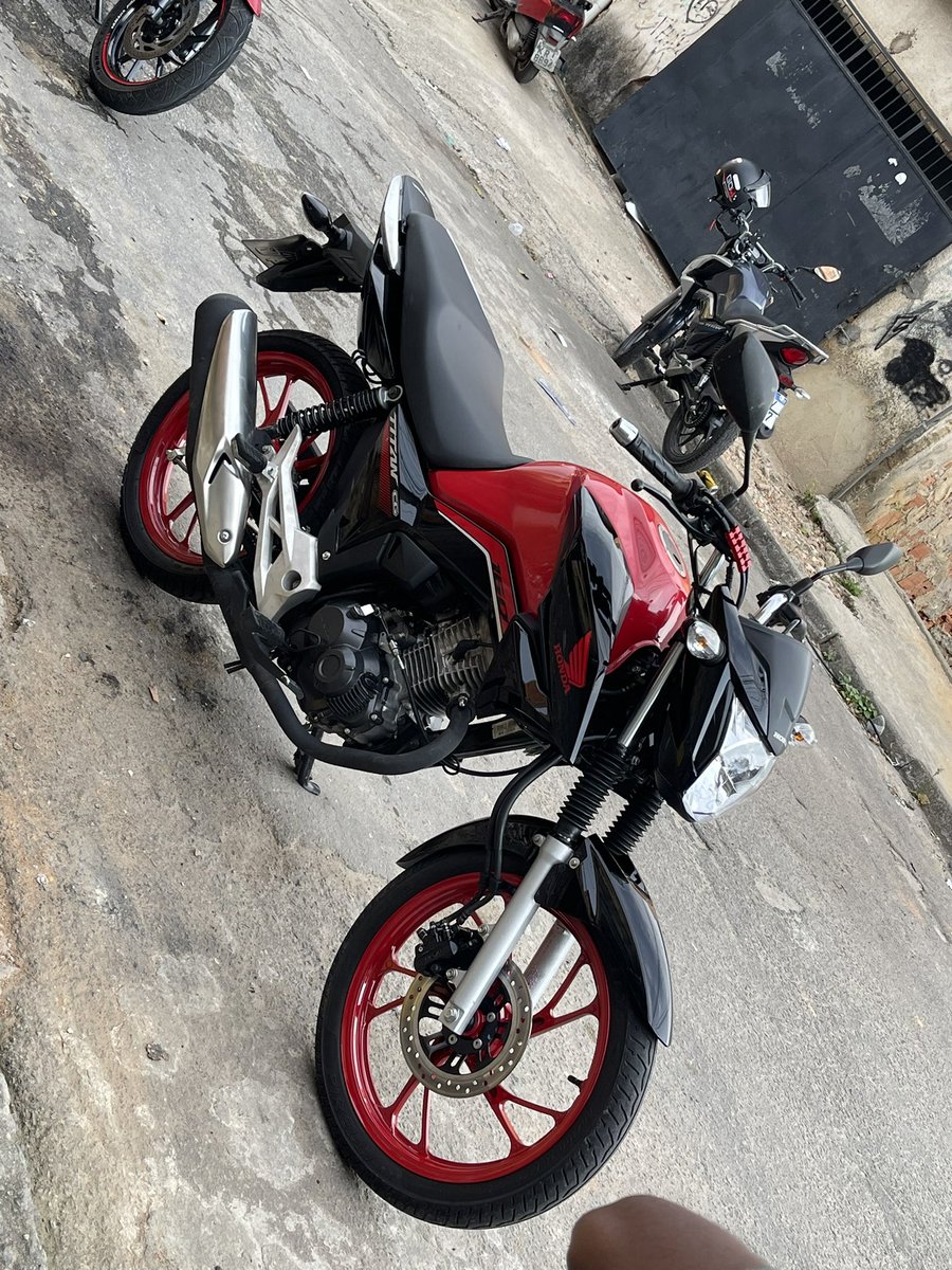 É RAPAZIADA, INFELIZMENTE LEVARAM MINHA MOTINHA ESSA MADRUGADA NO 155 AQUI NO PORTÃO DA MINHA CASA, SE ALGUÉM TIVER ALGUMA NOTÍCIA ENTRE EM CONTATO COMIGO POR FAVOR 😭😭😭😭😭😭😭😭😔

PLACA 
LSK 
2A40