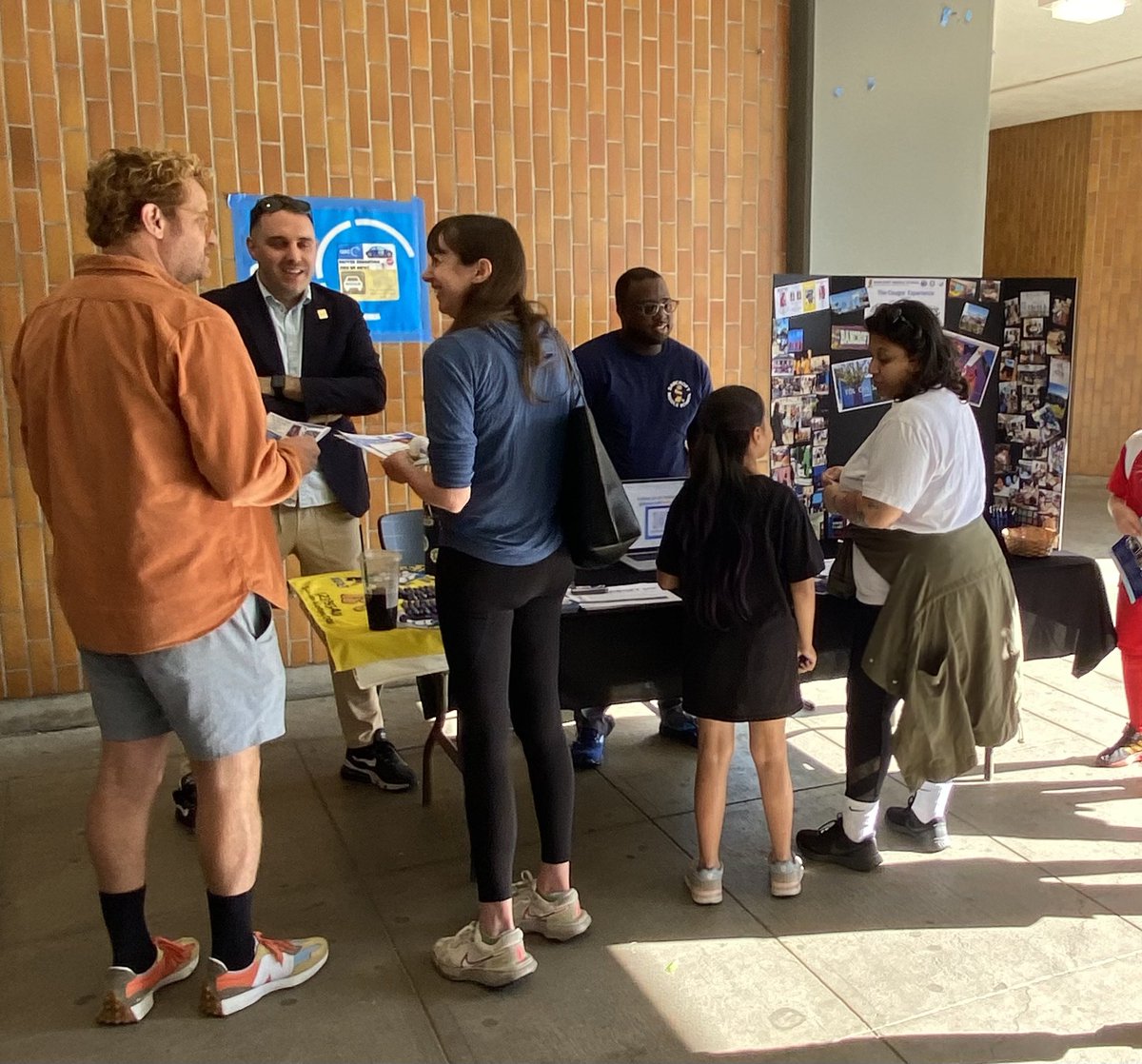 Incredible to see so many of our @LASchoolsWest families learning about our fabulous magnet programs. Parent engagement and involvement is a key lever for student academic success. Thank you LA High Romans for hosting todays event. @LASchools @LAUSDMAGNETS @MagnetSchlsMSA