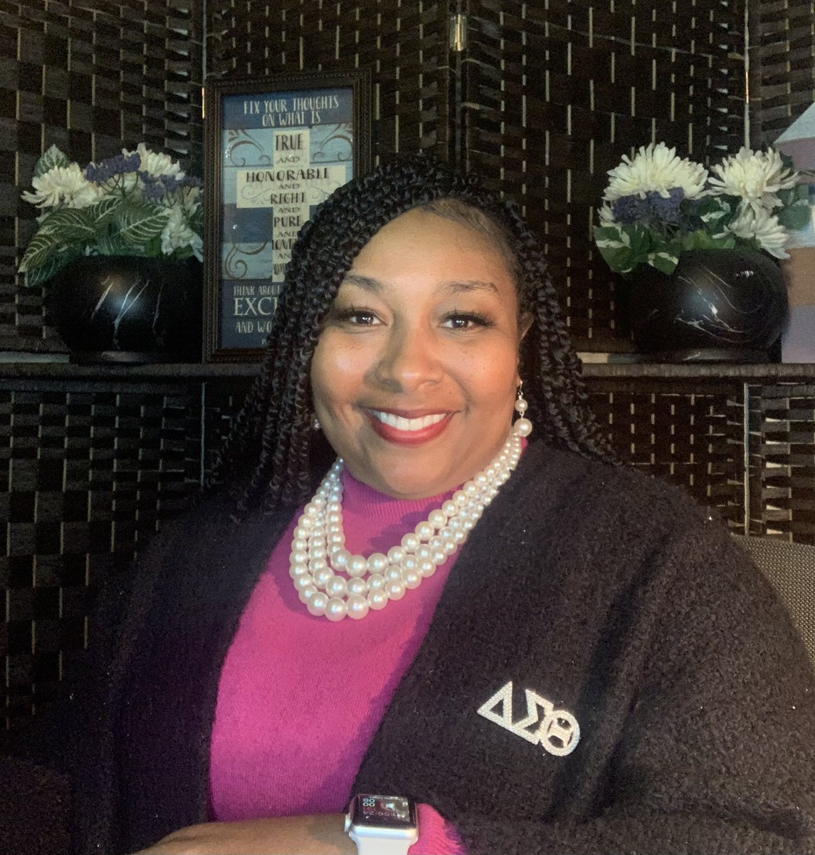 conda_ross's tweet photo. Awesome Chapter Meeting @SWDCA_DST while rocking our pink & purple for breast cancer & domestic violence awareness #dst1913 #SWDCA #SWDCACatalystForChange https://t.co/JycWmRaNTN
