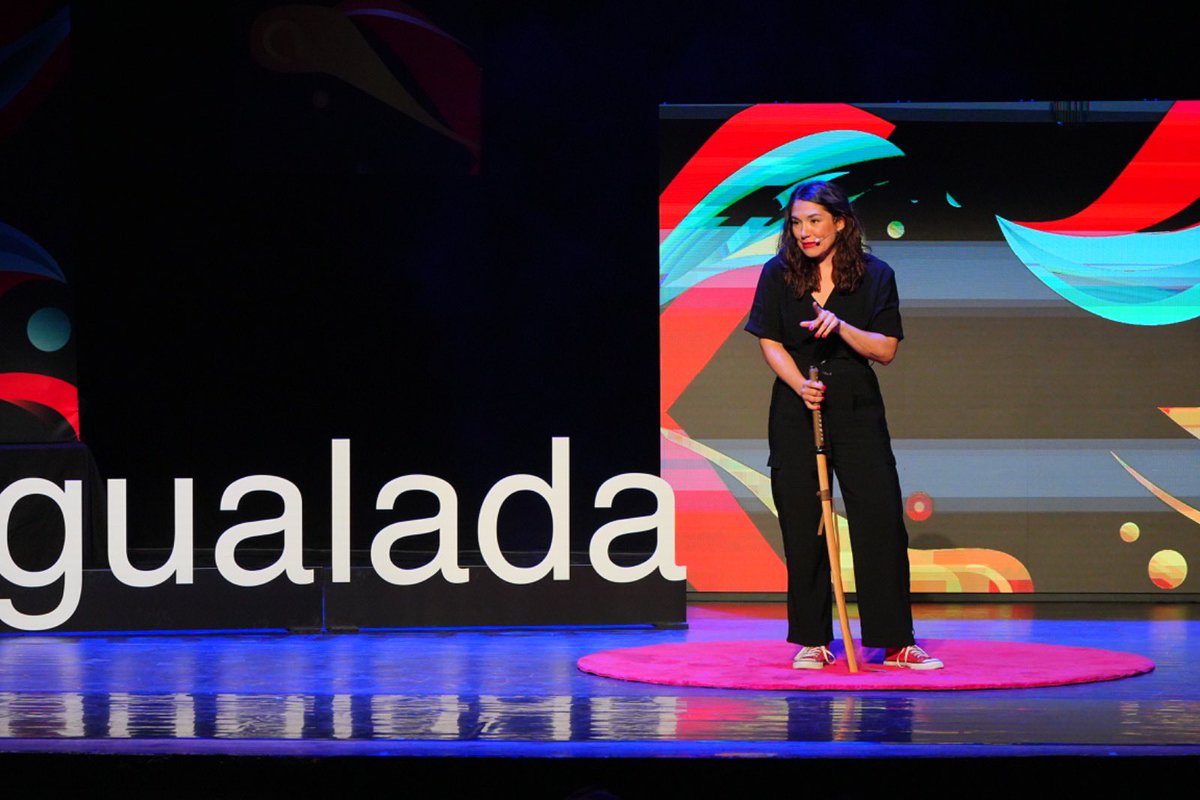 💬 Raquel Riba Rossy: “Tinc la ferma convicció que el dibuix ajuda a la salut mental. I a més d’un/a ens ha salvat d’alguna desgràcia. Entre el llapis i el paper s’hi val tot” #TEDxIgualada2023 #TEDxIgualada #TED #TEDx