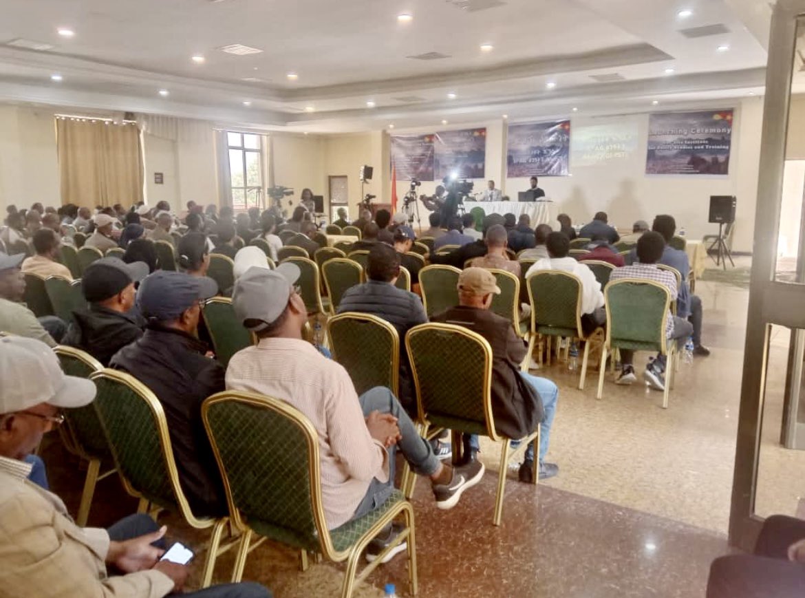 KassaHMariam's tweet photo. ምስረታ ኢንስቲትዩት ገር’ዓልታ ንፖሊሲ ፅንዓትን ስልጠናን፤ ኣዐርዩ እዋናውን፤ ኣብ ትግራይ ሰሪቱ ንዘሎ ፀገም ስትራተጂካዊ ኣመራርሓ ኣብ ምፍታሕ ርኡይ ግደ ክህልዎ እዩ! ንዙ ኢንስቲዩት ንምትካል ዝተበገ��ኩም እኒ ፕሮፌሰር ምትኩ፣ ኣምባሳደር ወንድሙ፣ ዶ/ር ፍስሃ፣ ኣምባሳደር ፍስሃ፣ ፕሮፌሰር ዘርኢሰናይ፣ ካልኦትኩም ተጋሩ ኩሉኹም ፍሉይ ክብርን ምስጋናን ይግብአኩም! 

ኩልና ዓቕሚ ዘለና ተወለድትን ፈተውትን ትግራይ ድማ፤ ንዙ ኣብ መፃኢት ትግራይ እታወት ስትራተጂካዊ ኣመራርሓ ኣብ ምፍራይ ርኡይ ግደ ንዝህልዎ ኢንስቲትዩት እግሪ ኣብ ምትካልን ምዕባይን ግደና ክንፃወት ይግብአና! 

እዙ ዋዕላ ምስረታ ኢንስቲትዩት ገር’ዓልታ፤ ብኣቦ መንበር ቦርድ እዙ ኢንቲትዩት ሎሬት ፕሮፌሰር ምትኩ ሃይለ ዝተመርሐ እንትኾን ኣባ ጥዑም በርሀ ካህንን ምሁርን ቤተክርስትያን ካቶሊክ ጋሻ ክብሪ ነይሮም። 

ኣብ'ዙ ስነስርዓት ምስረታ ኢንስቲት��ት ገር’ዓልታ፣ መራሕቲ ፖለቲካዊ ውድባት፣ መራሕቲ ሲቪክ ማሕበራትን ንግድን፣ ምሁራት፣ ወተሃደራዊ መራሕትን ሰበስልጣናት መንግስትን ትግራይ ተረኺቦም ነይሮም። Telegram: https://t.co/5XI5xd7gb9