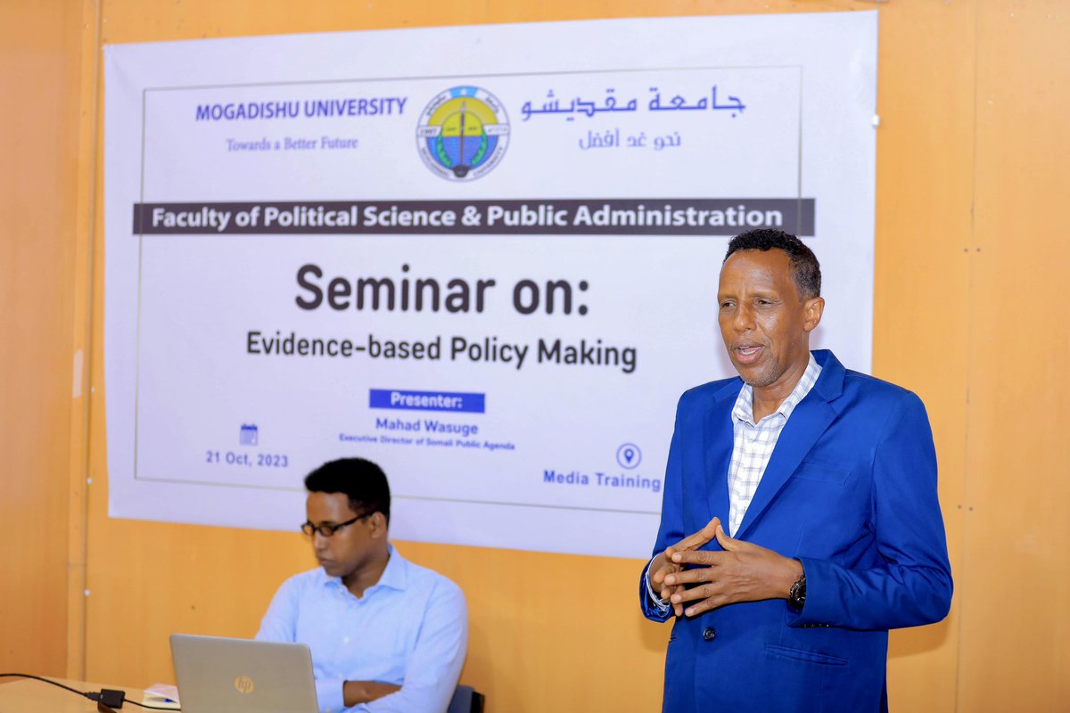 MahadWasuge's tweet photo. Waxa aan seminar ku saabsan “Evidence-based Policy Making” siiyay qaar kamid ah ardayda dhigata takhasuska Public Administration ee @MogUniver.

Waxa aan u mahadcelinayaa masuuliyiinta Kulliyadda Culuumta Siyaasadda ee Maamulka Guud ee Jaamacadda oo soo qaban qaabiyey seminar-ka. https://t.co/3mqJE43o8S