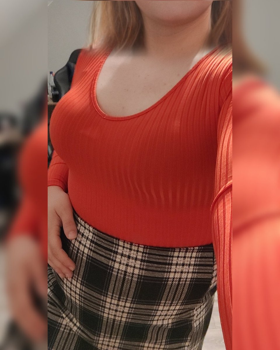 CD_Kerstin's tweet photo. Tried something new and also some leg/ foot content again 🙈
#redbody #skirt #tights #fishnets #body #female #fashion #ootd #leg #foots #crossdresser #germancd #maletofemale #transformation #boytogirl #femboi #crossdressday #crossdressing https://t.co/pYhDf2z4WT
