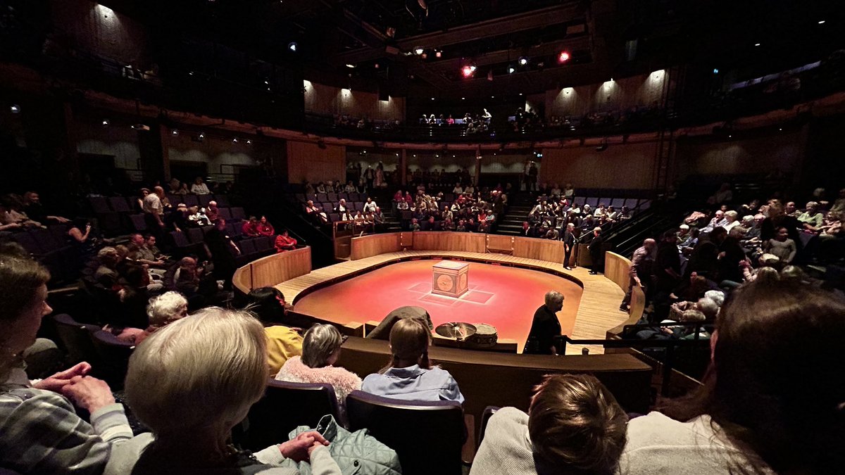 Go Team Astley!! We have a great afternoon watching the show! Enjoy the last performance everyone! #madeinstaffordshire #astleysastoundingadventures <a href="/NewVicTheatre/">New Vic Theatre</a> <a href="/cupcakeflamingo/">Victoria Hall</a>