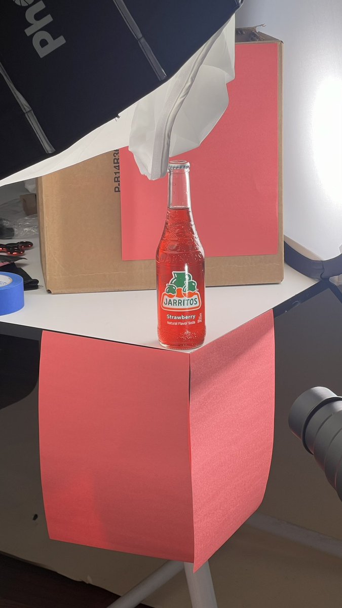 DruePhoto's tweet image. Not too bad for a couple sheets of construction paper 👀