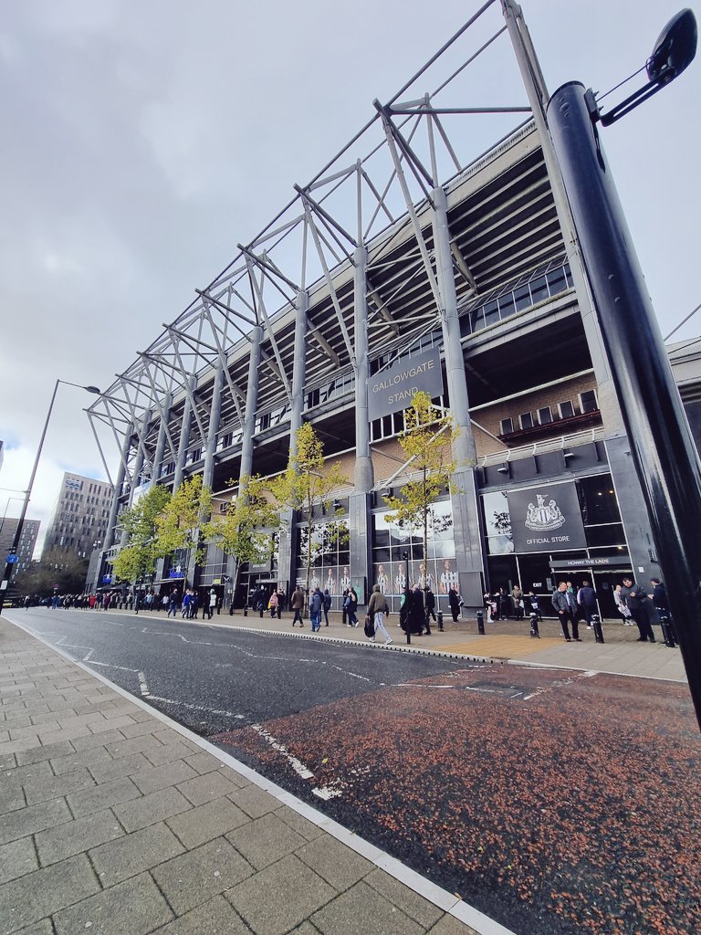 TicketSeason's tweet photo. Missed the Bracknell game today and back home for the week. Only the second time since 1982 that I've not been able to get a ticket 😭 #nufc #COYR https://t.co/fBZd8WUQE3