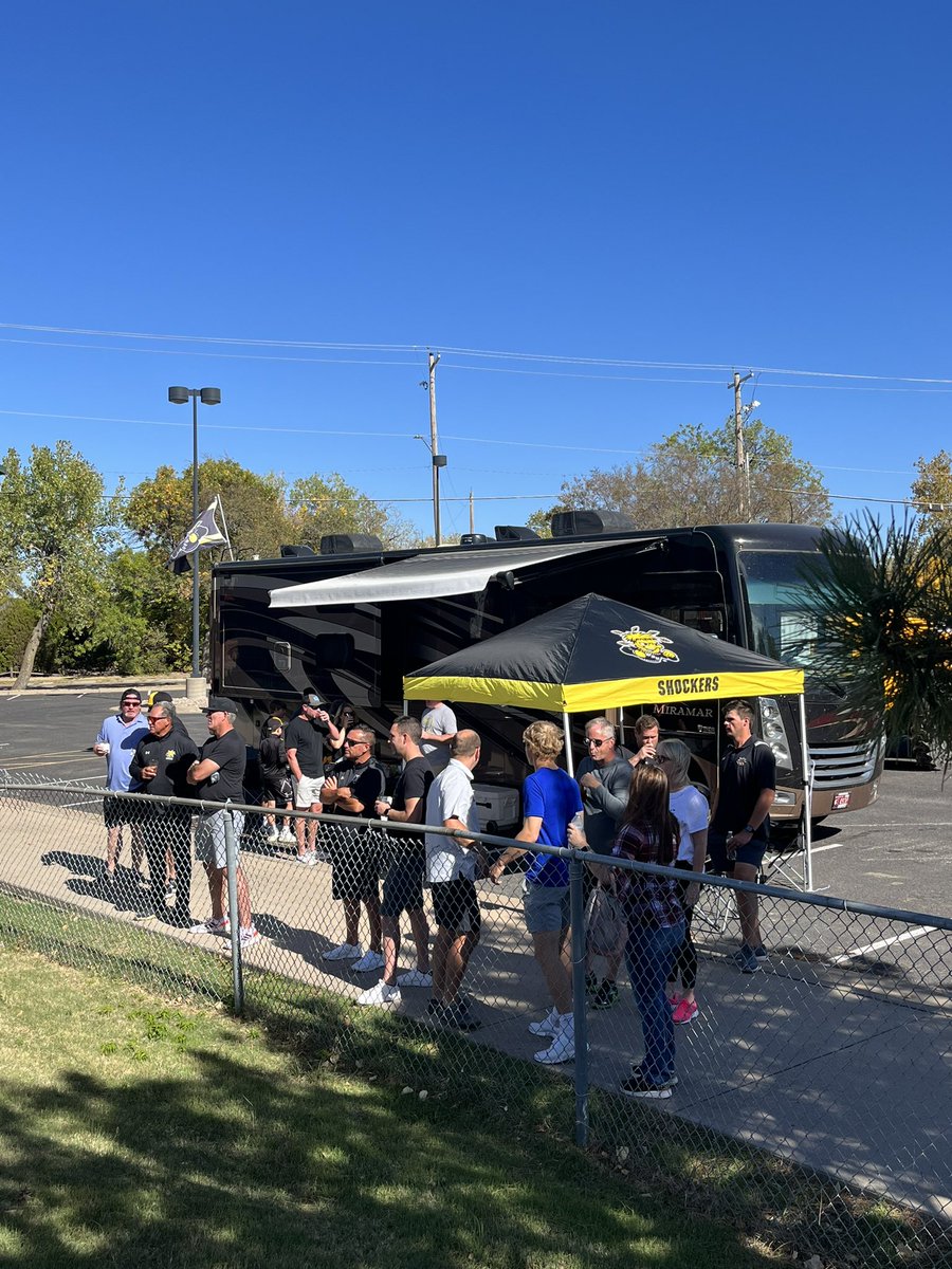 BrentKemnitz's tweet image. Still time to join @coachbriangreen and @GoShockersBSB alums for some breakfast burritos 🌯 

Shocker Intrasquad at Eck Stadium-Tyler Field at 1pm ⚾️🌾