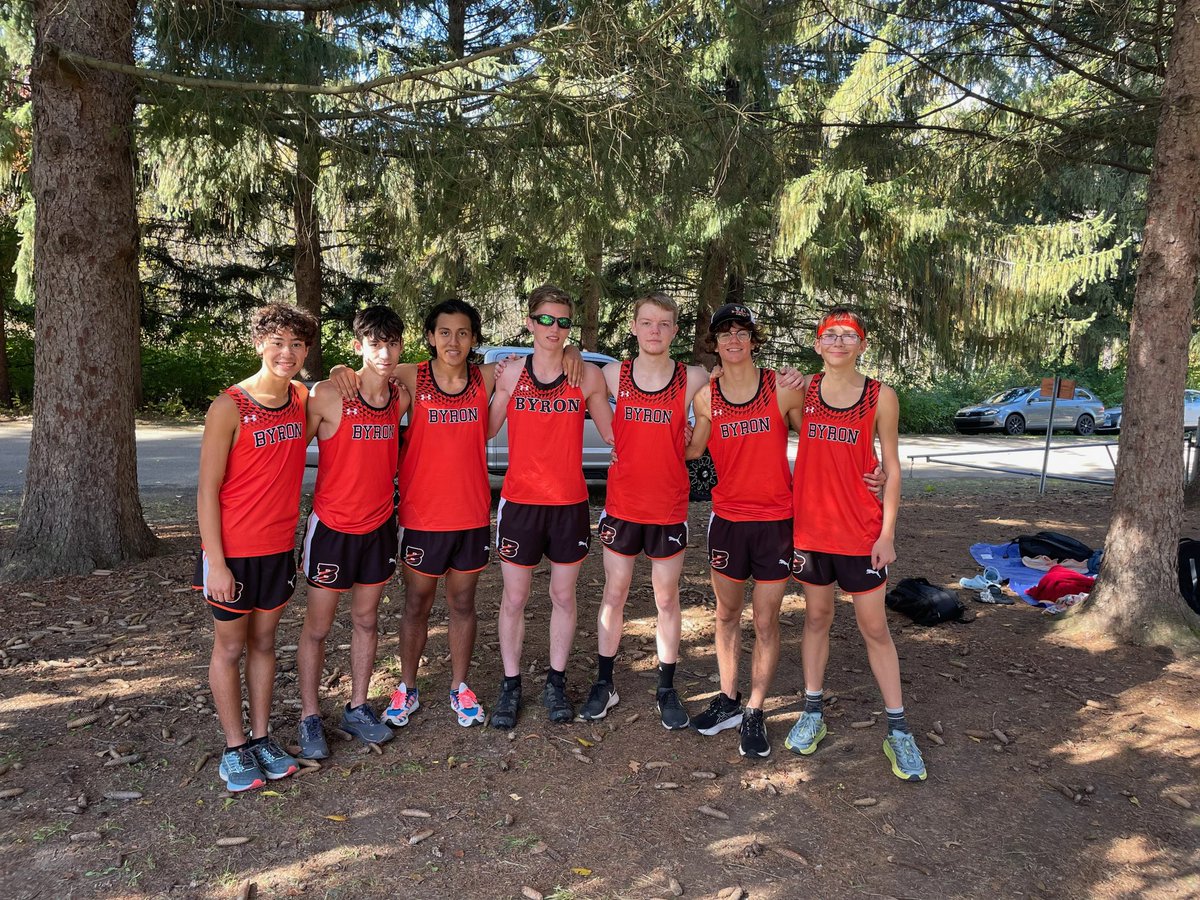 ByronTigerXC's tweet photo. Regional Saturday!  BHS XC advances BOTH teams to next weekend’s IHSA Sectional Championship race…Tim Starwalt collects some hardware with his 4th place finish. https://t.co/k7qKRtXoFS