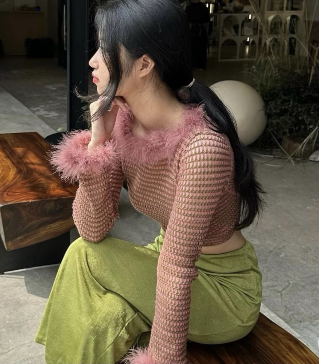 luckystorex's tweet photo. 𝐌𝐀𝐌𝐀𝐕𝐈𝐑𝐔𝐒-𝐙𝐢𝐩 𝐋𝐚𝐜𝐞 𝐓𝐨𝐩 เป็นเสื้อไหมพรมถัก ดีเทลขนฟุ้งฟิ้งที่คอและข้อมือ น่ารักมั่กๆๆๆ 👚🇻🇳

size : M (อกได้ถึง 36")

1,090.- 
free shipping

#พร้อมส่ง #เสื้อผ้าสไตล์เกาหลี #เสื้อผ้าแฟชั่น https://t.co/VaDQA5BGrQ