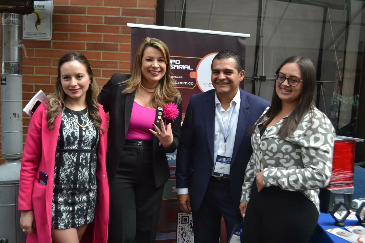 SoyClauRodri3's tweet photo. 🦷🌟 En el Congreso Internacional de Implantología Oral de la SOCI, tuve el privilegio de reunirme con destacados implantólogos de nuestro país. Compartí mis propuestas para mejorar las condiciones de los profesionales de la salud en Bogotá. https://t.co/DrnUyFVEQF