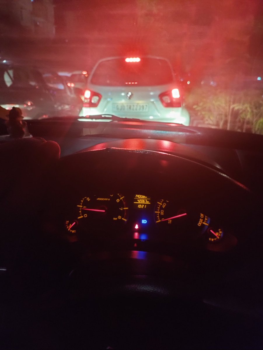 twittcastic's tweet photo. Have been staying in Vadodara for 18 years. This is the worst traffic I have been stuck in.

10 metres in 50 minutes. No flow at all. Sole reason Navratri &amp; Durga Puja rush. 

Should have been anticipated earlier by VTP. 

#vadodaratrafficpolice
#VMC #vadodaramunicipal https://t.co/n9FLkMmC1d