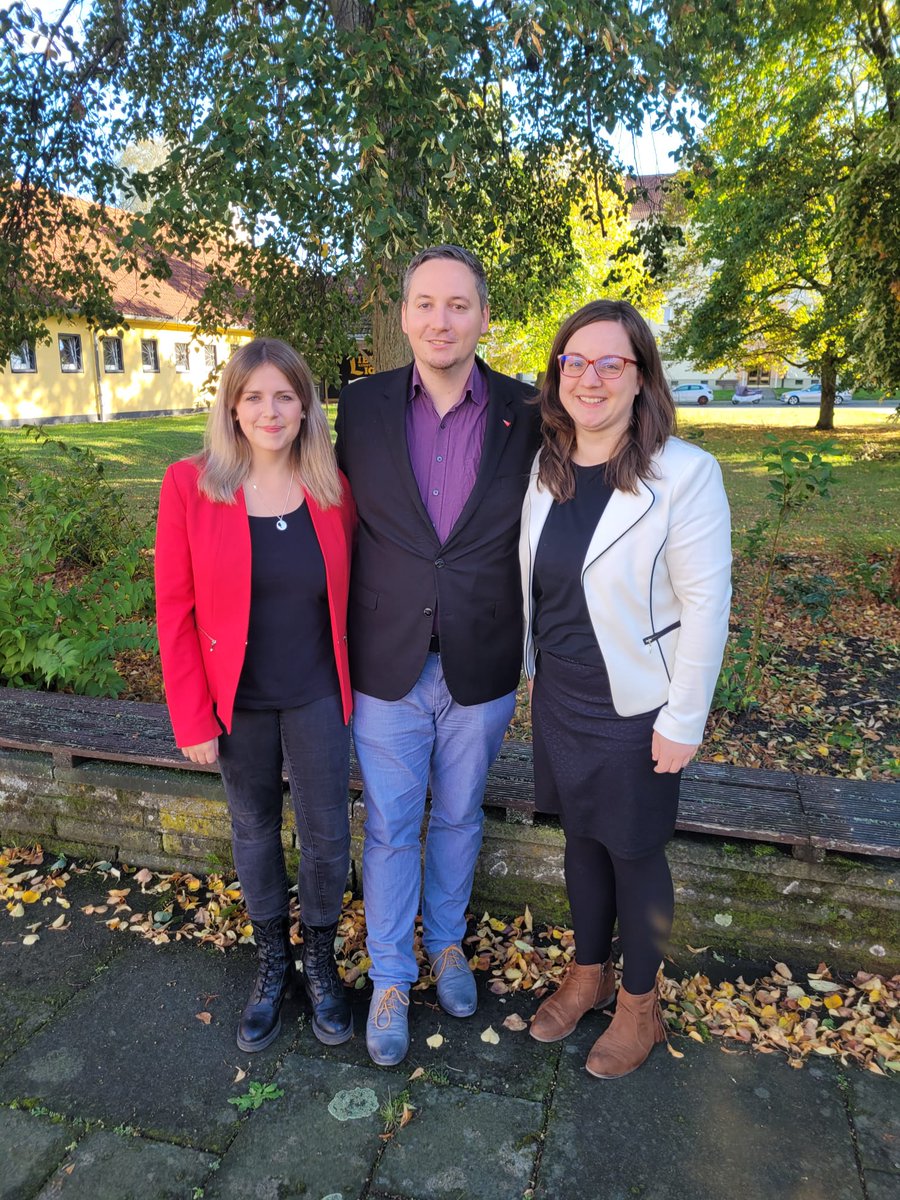 Künftig gibt es eine Doppelspitze bei uns: <a href="/Jessicawa95/">Jessica Wallner</a> (links im Bild) ist neue Co-Kreisvorsitzende und bildet mit <a href="/LangLINKE/">Silvio Lang</a>, der wiedergewählt wurde, unser Spitzenduo. Neue Kreisgeschäftsführerin ist Jana Lübeck.