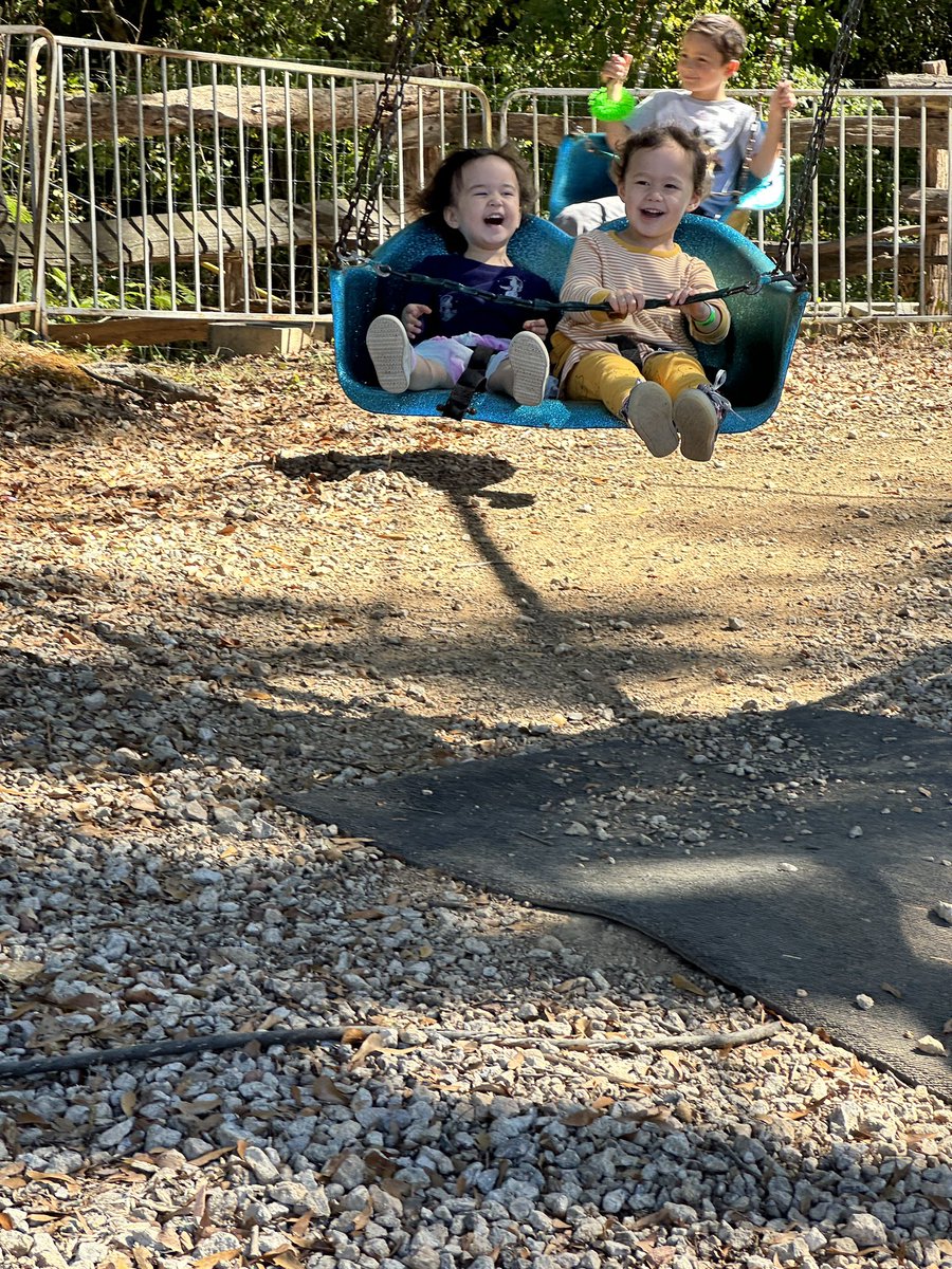 VHong_EdD's tweet photo. Living the best Fall life today with my sweet girls! https://t.co/YFc40vUbcS