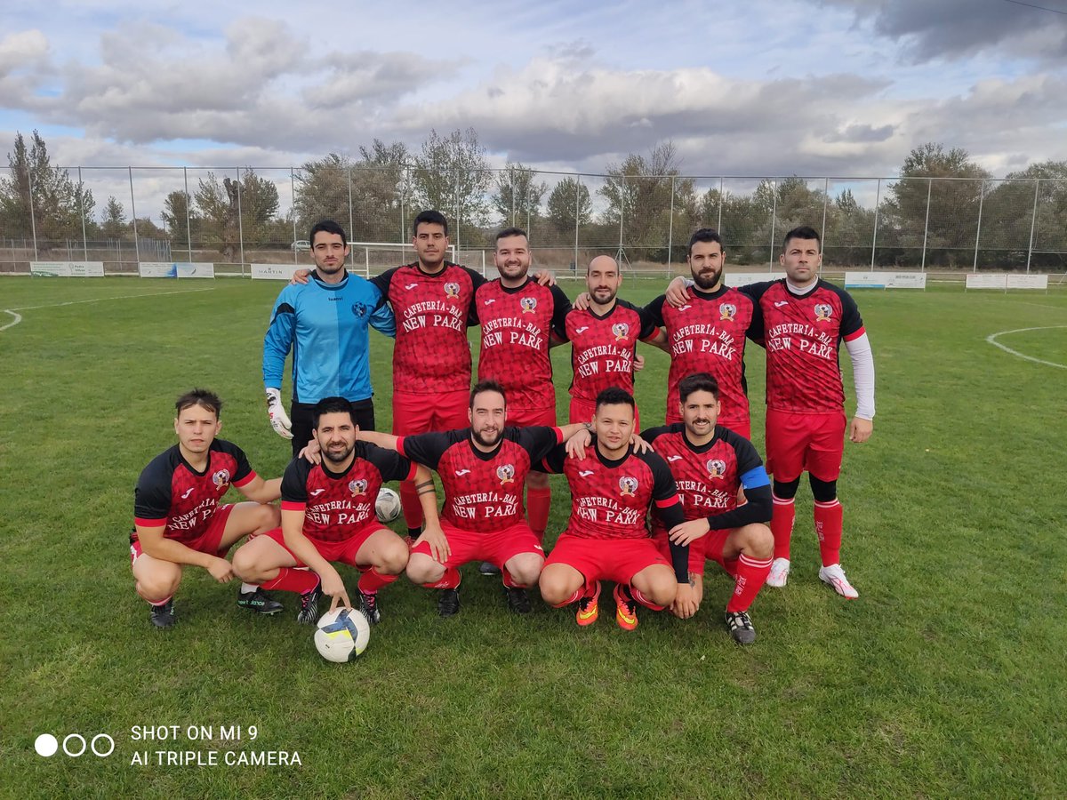 NewParkCF's tweet photo. Quintanadueñas 1- New Park CF 1
Primer punto de la temporada,un punto que sirve para empezar sumando en un partido trabado y sin muchas ocasiones.Hay que seguir peleando la lucha no se negocia
#trofeociudaddeburgos https://t.co/pAga4VR7ES