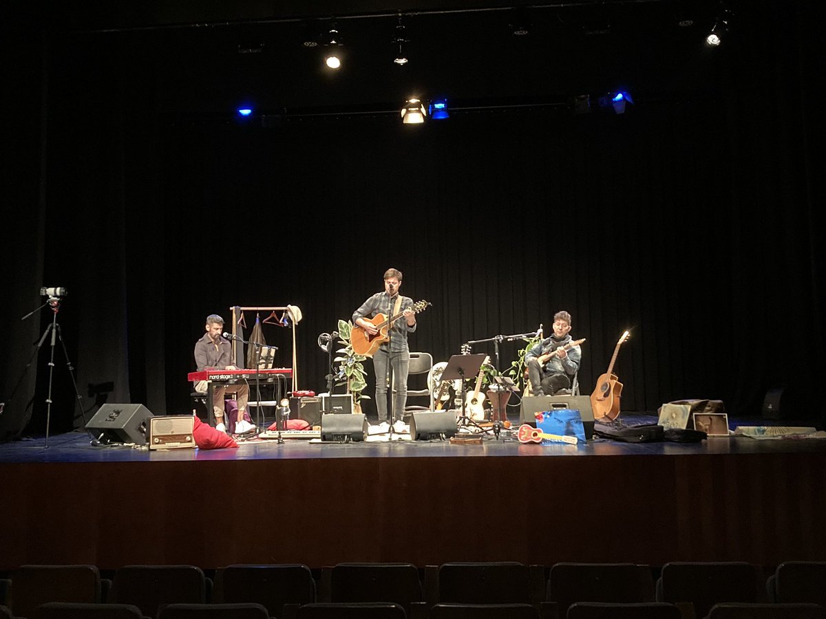 Aquest vespre concert a #solsona #solsoterra <a href="/SalvaRacero/">SALVA RACERO</a> <a href="/marcquintilla/">Marc Quintilla</a> <a href="/JordiCampoy/">Jordi Campoy</a> a les 22.00 al Teatre Comarcal