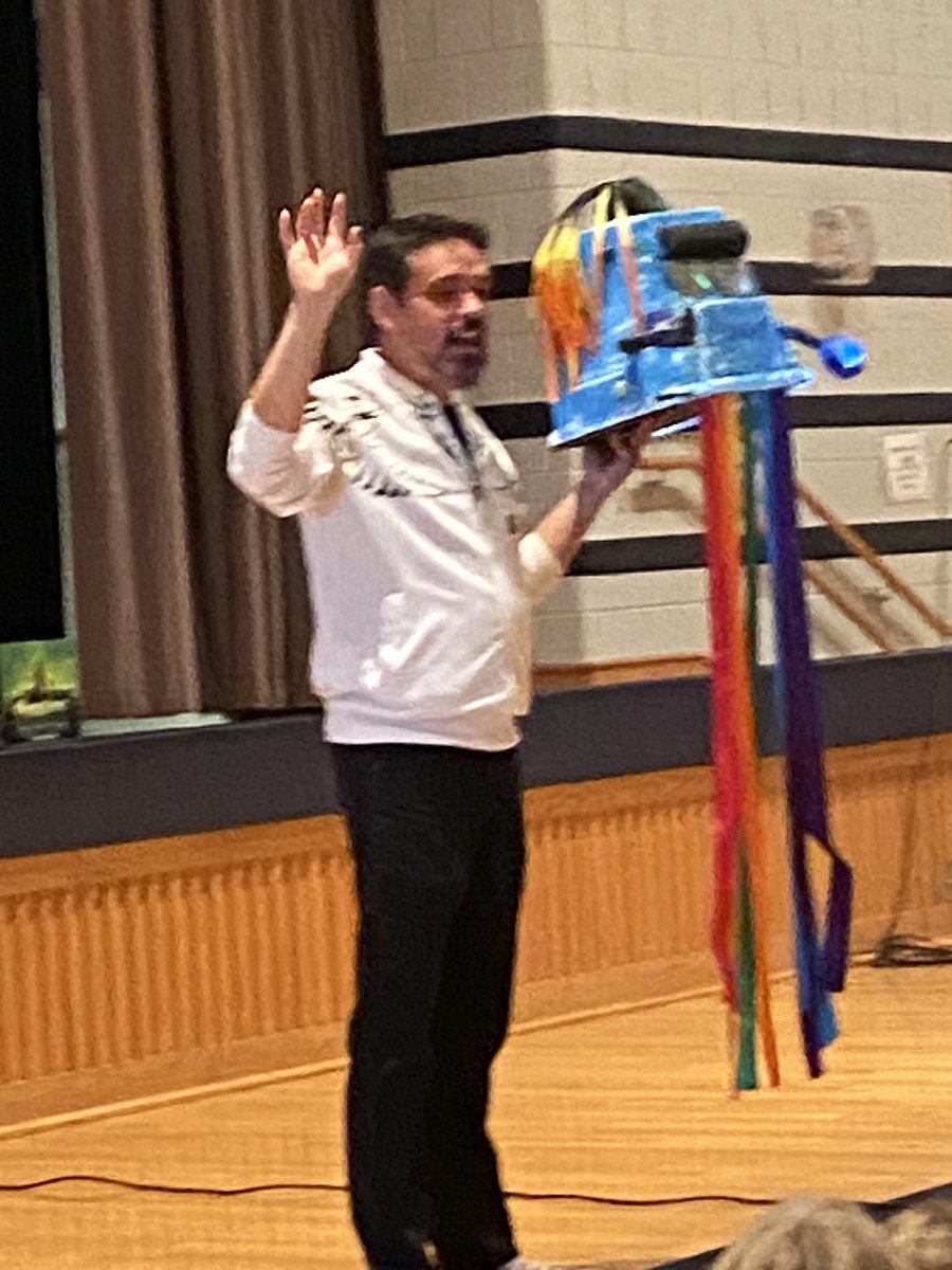 Thank you so much to our Home and School Association for this great visit from Daniel Jude Miller.  What a dynamic author visit this was today! <a href="/SASD_Vernfield/">Vernfield Elementary</a>