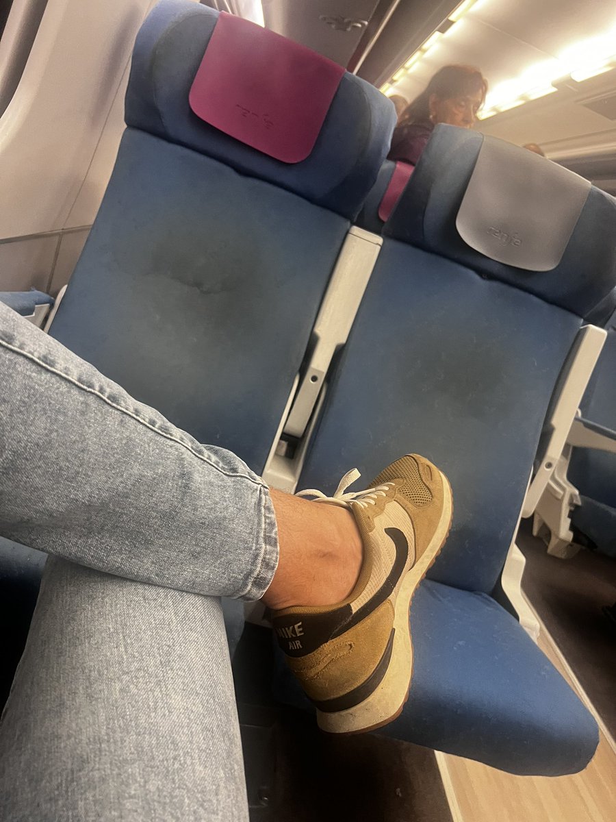 JacintoBenRod's tweet photo. Gracias @renfe @Adif_es @InfoAdif  por deleitarme 2 horas y lo que me queda en un tren parado. https://t.co/Ev73uiTpzz