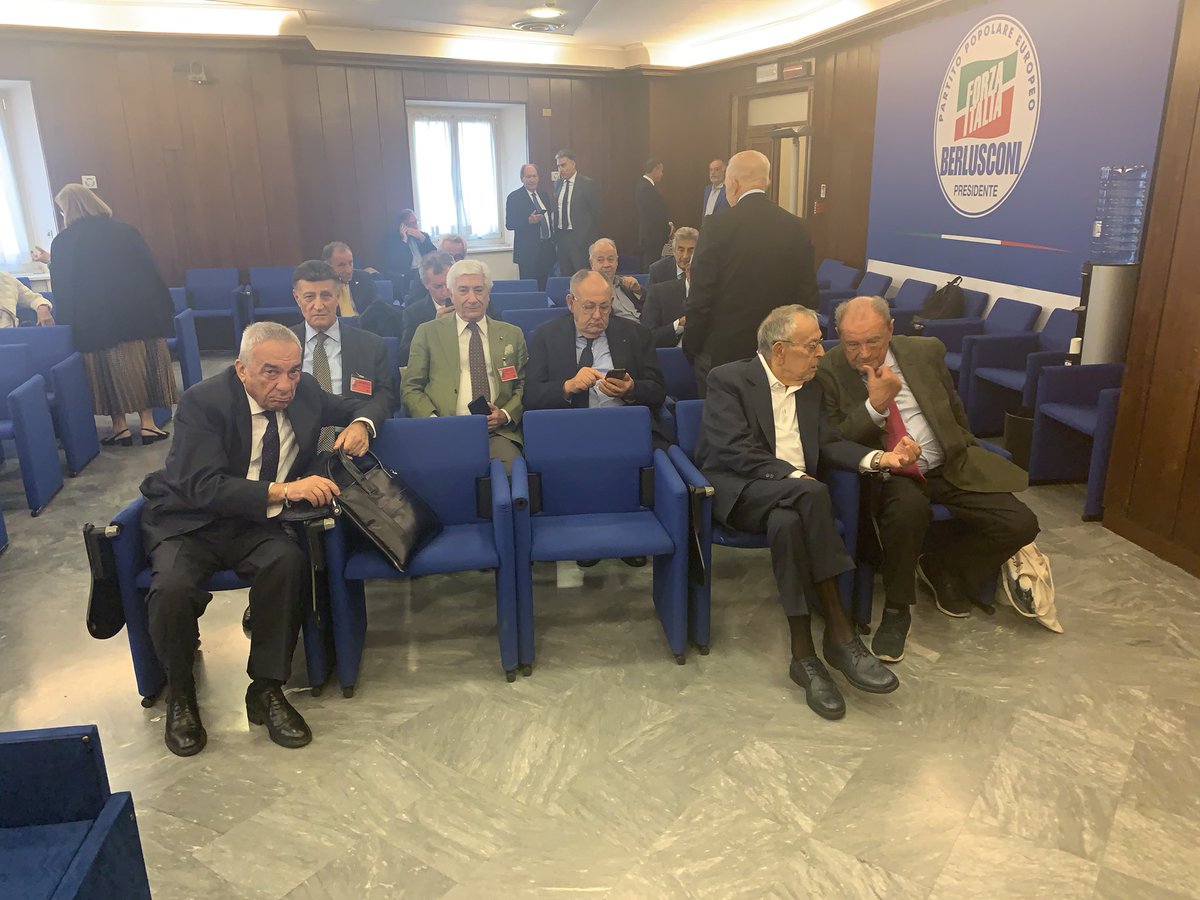 napoli europea' tweet media