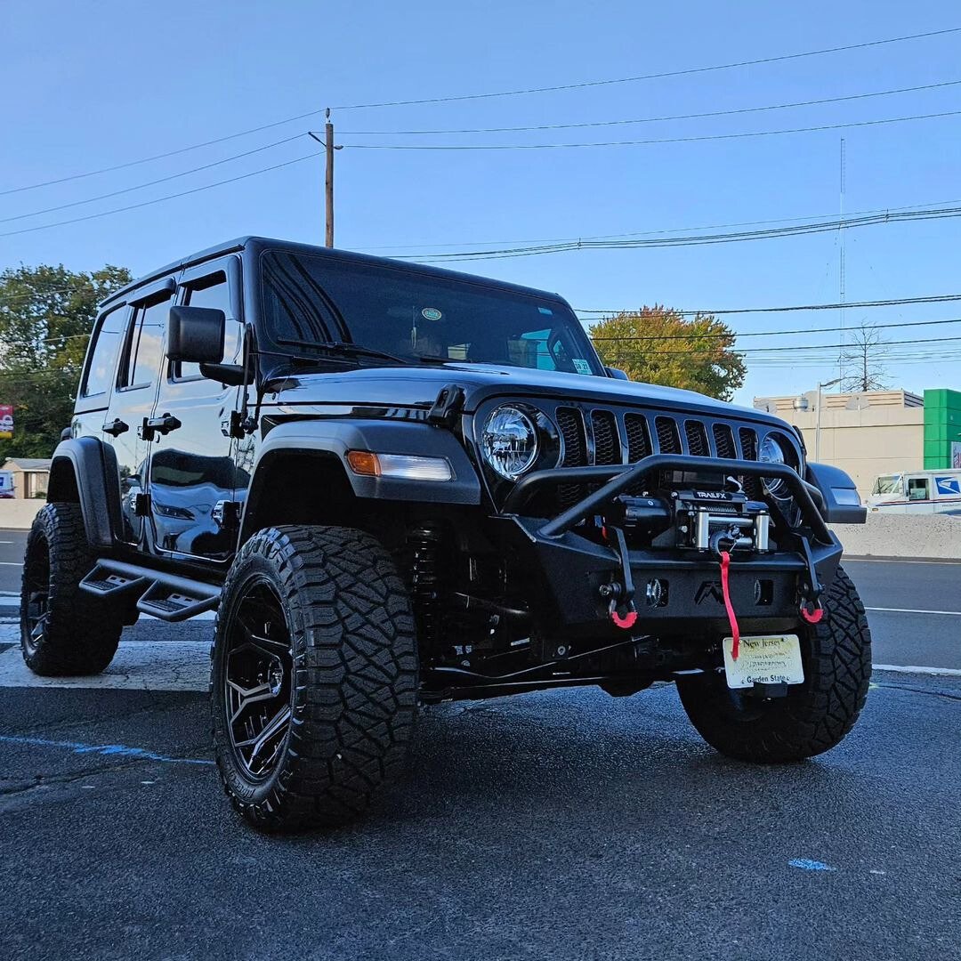 Jeep Wrangler with #TrailFX XV95 winch 📷: actiontire #newjersey #shoplocal #actiontire #jeep #jeepwrangler #jeepjl #winch #jeepwinch #olllllllo #tagtrailfxgetfeatured