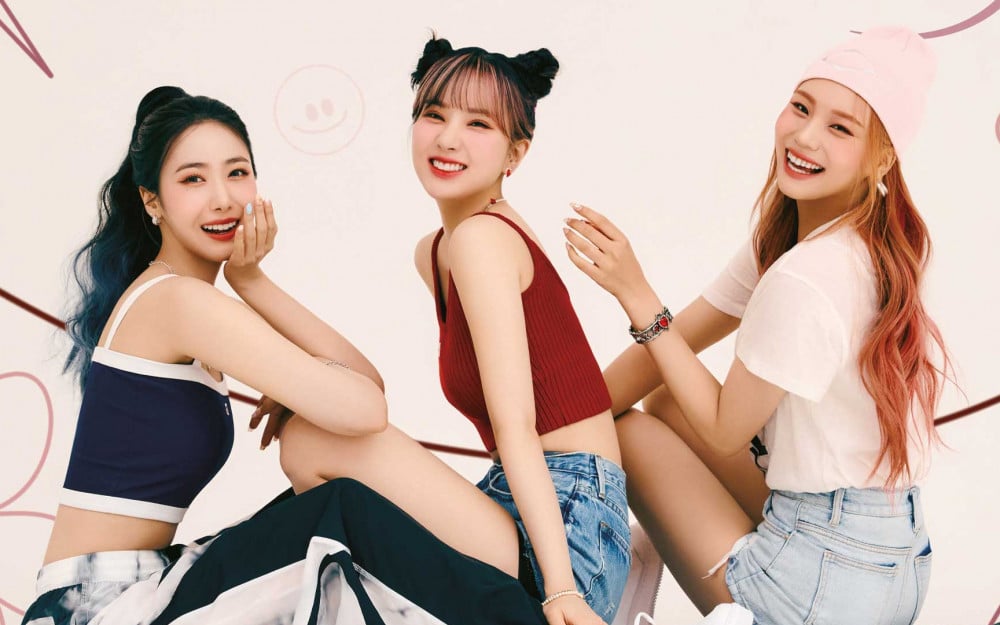 powerstrikeofc's tweet photo. VIVIZ, the dynamic trio, is set to capture fans' hearts with their imminent comeback. #RadioPowerStrike #4thminialbum #MANIAC #Novembercomeback #Up2Me #VERSUStracklist #VIVIZ
https://t.co/C7IdKQ3nW2 https://t.co/IWo8swj5V3