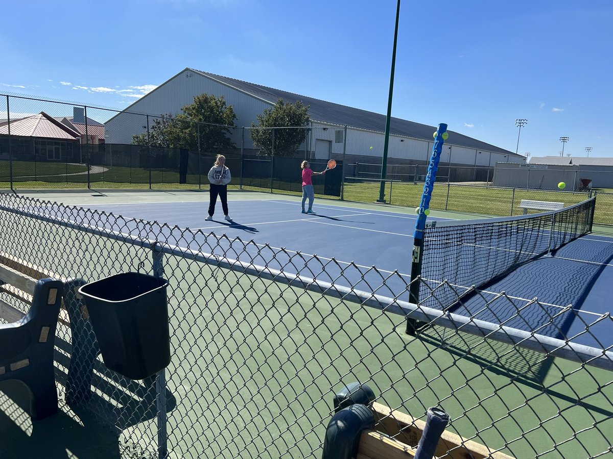 GV_TENNIS's tweet photo. GV is in Springfield! Practicing before a big day tomorrow! 🎾🌟 Play should start tomorrow around 9:00am! https://t.co/vJ89iWRmYu