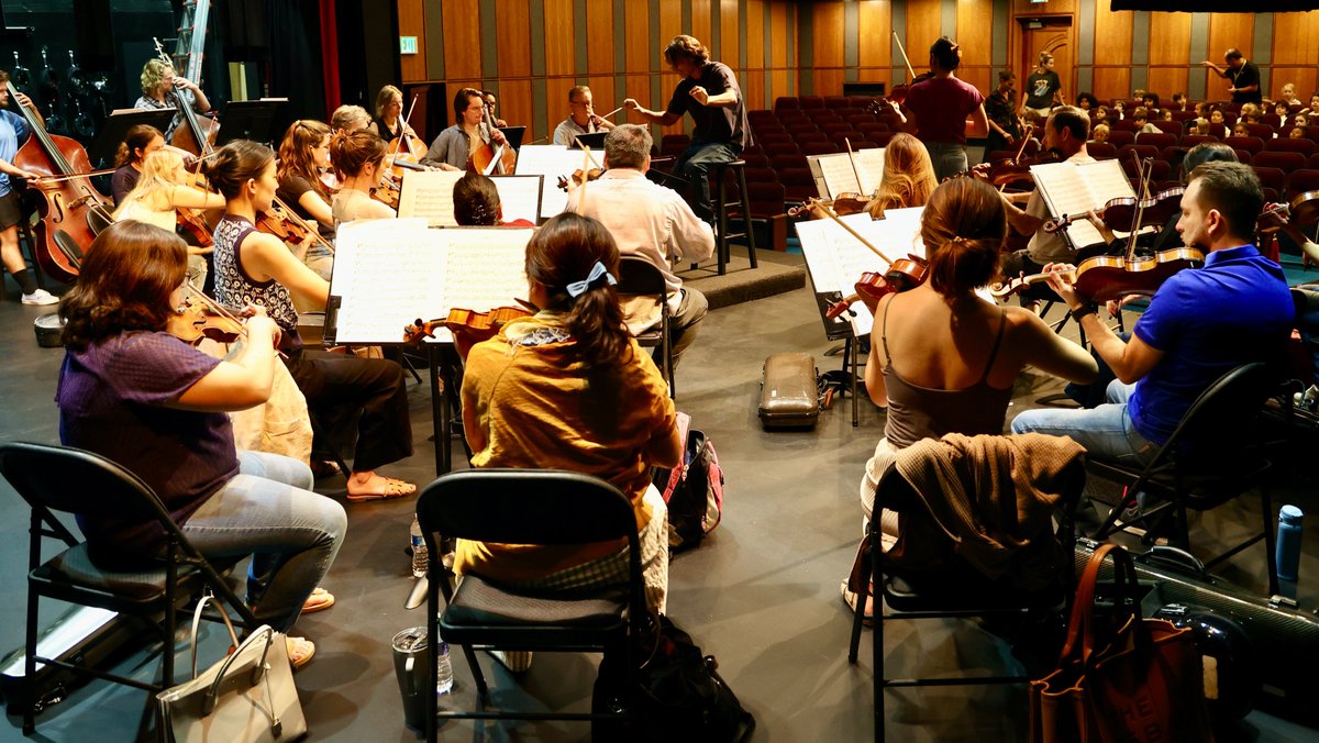 Dress rehearsal for tomorrow's <a href="/LAV_Orchestra/">Los Angeles Virtuosi Orchestra</a> season opening performance at Theatre Raymond Kabbaz featuring <a href="/CarloPonti/">Carlo Ponti</a> and awesome violinist YuEun Kim; don't miss out, link to tix below!!!
theatreraymondkabbaz.com/upcomingevents…