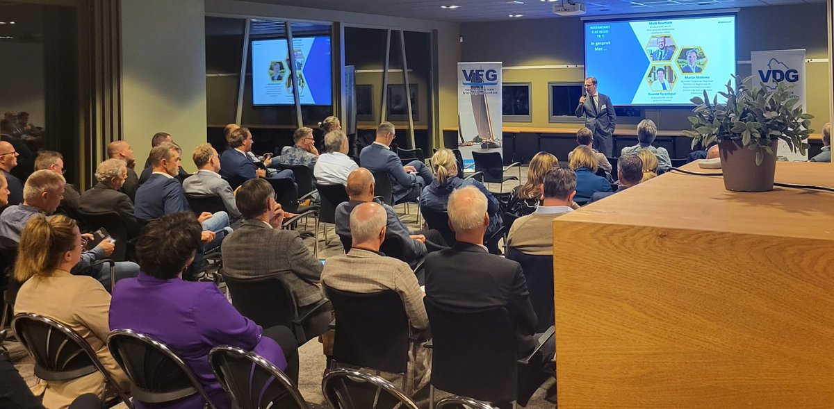 Op uitnodiging van <a href="/VerGronGem/">Vereniging van Groninger Gemeenten (VGG)</a>, <a href="/VDGdrenthe/">Vereniging van Drentse Gemeenten</a> en <a href="/VFG_Fryslan/">VFG Fryslan</a> buigt bestuurlijk en politiek Noord-Nederland zich vanavond over het rapport ‘Elke regio telt!’. We gaan in gesprek over de adviezen en aanbevelingen uit het rapport, opgesteld door 3 adviesraden. elkeregiotelt.nl/publicaties/ra…