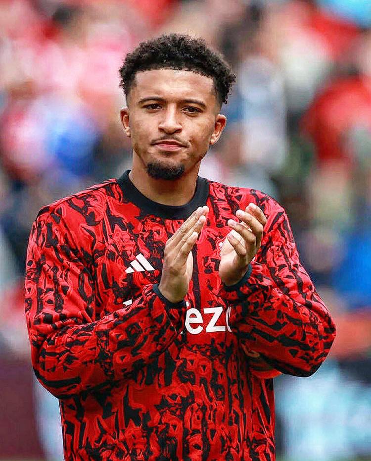 📷📷 Jadon Sancho was excluded from Manchester United squad photo for this season 📷
According to Manchester Evening News, Jadon was not allowed to take part to the picture at Carrington.
#MUFC