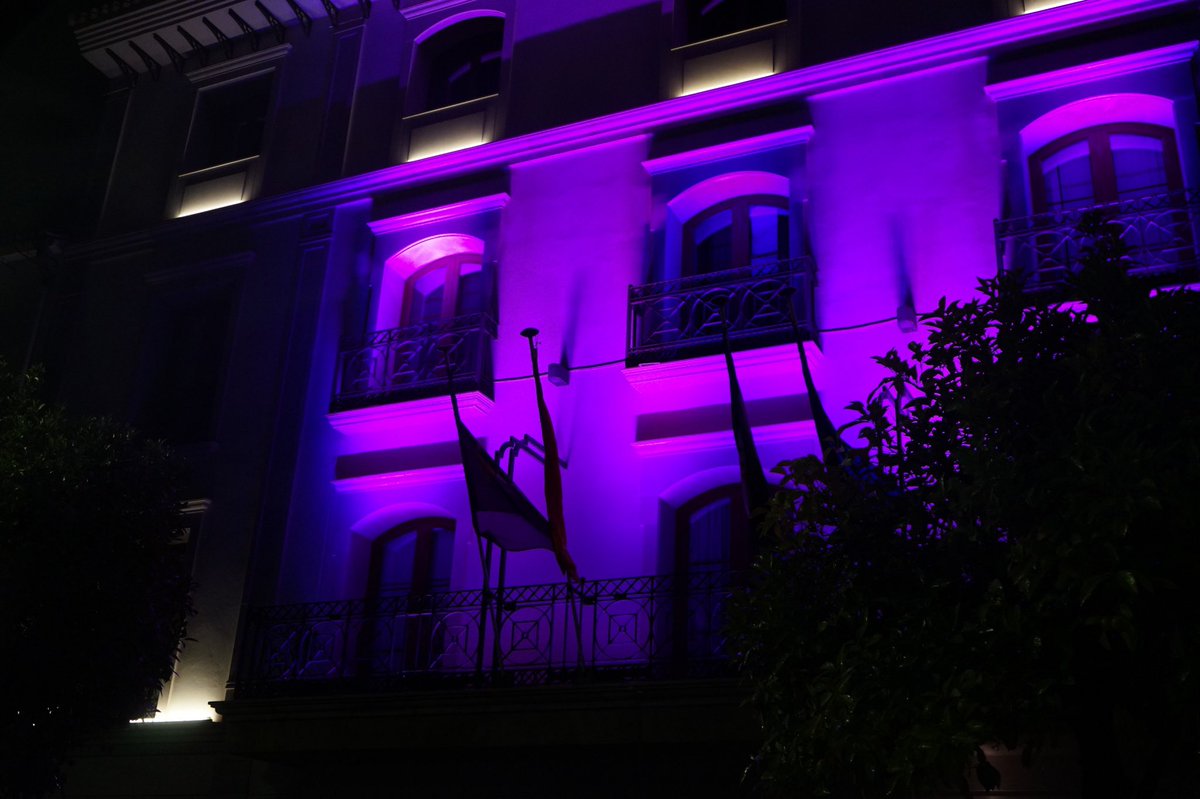 AytoCoin's tweet photo. Iluminamos Coín de rosa para mostrar la lucha contra el cáncer de mama 💓

🏛Como cada 19 de octubre, Coín luce iluminada con motivo de apoyo y concienciación ciudadana para, entre todos, combatir esta enfermedad. 

¡Pálpate! La detección temprana salva vidas 🤚

#Coín #CoínMLG https://t.co/YYJhrz3O3r