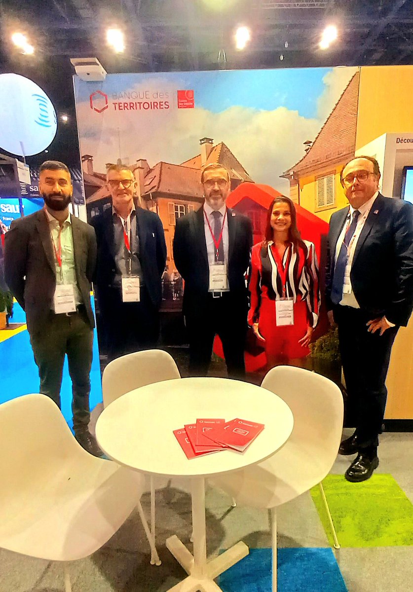 MoniaBarkat's tweet photo. Les équipes de la @BanqueDesTerr @caissedesdepots mobilisées aux côtés de ses partenaires pour réaliser leurs projets lors de la 6ieme édition @Salonmaires06 #GreenEnergy @XavierNRJ @Marcello_Val @S06Lebrun @JoseAmmendola @JeromeViaud @ca_ginesy @davidlisnard @ECiotti @cestrosi https://t.co/yIDsV7OE7z