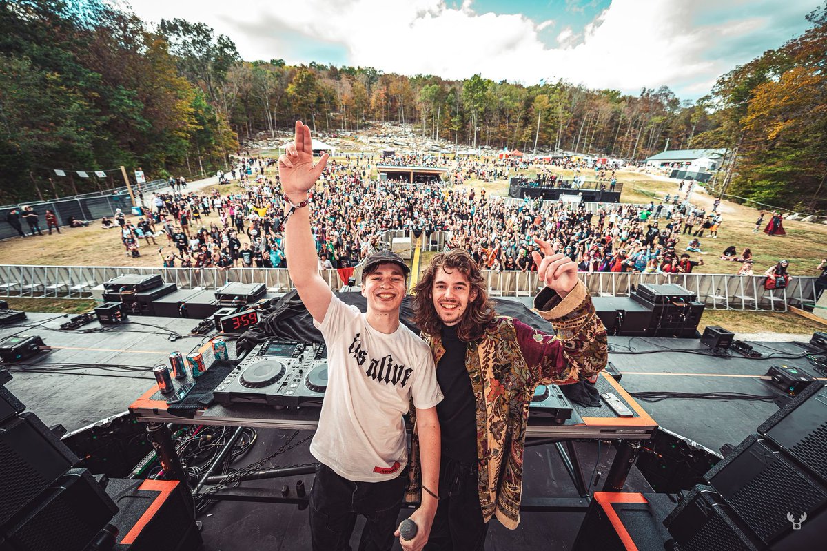 THANK YOU SUMMONING FOR THE CRAZIEST USA DEBUT! 🇺🇸

SO EXCITED FOR EVERYTHING TO COME.