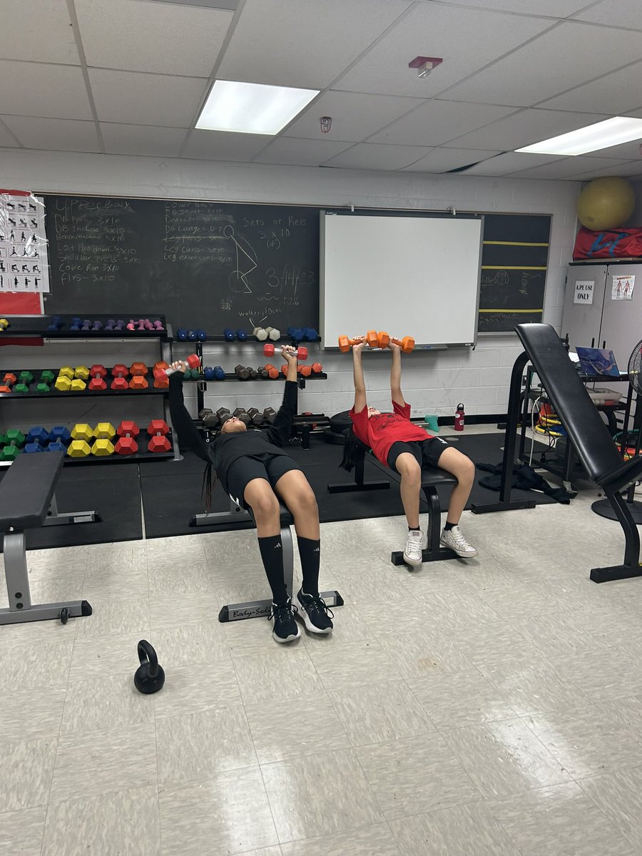 LJ_AfterHours's tweet photo. These girls are working hard to get ๐ช๐ผ in โFitness Boot Campโโฆ every Thursday during A session. #WeROARasONE @LJMS_FCPS #MSASP https://t.co/pmuME7NDjn