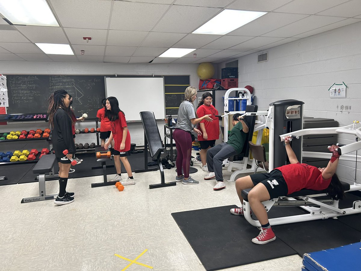 LJ_AfterHours's tweet photo. These girls are working hard to get ๐ช๐ผ in โFitness Boot Campโโฆ every Thursday during A session. #WeROARasONE @LJMS_FCPS #MSASP https://t.co/pmuME7NDjn