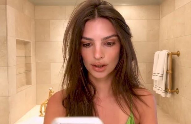 nadie:
yo viendo mi historia cada 5minutos: