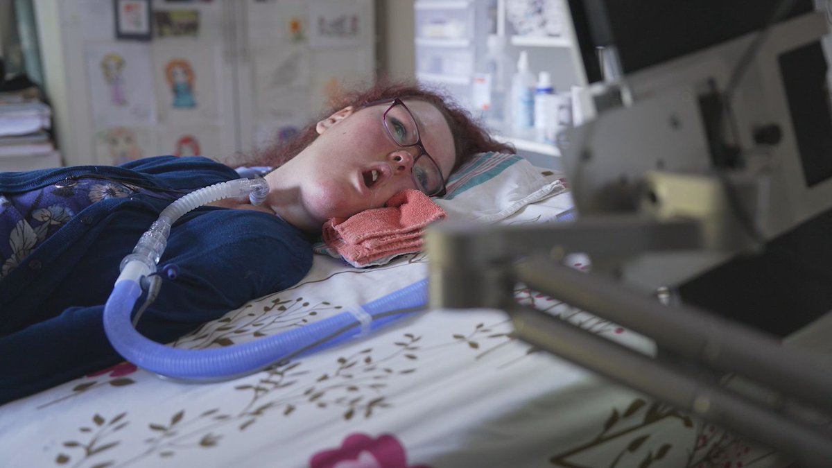 GlobalBC's tweet photo. Charlotte has SMA, a condition that’s left her immobile and unable to speak. She communicates using an ‘eye gaze’ system. As she gears up for post-secondary, @VarietyBC is helping her prepare. Watch: https://t.co/FU5TE7Bm7A Donate during #VarietyWeek: https://t.co/j6tl3G49rn https://t.co/ILATWVQM9l