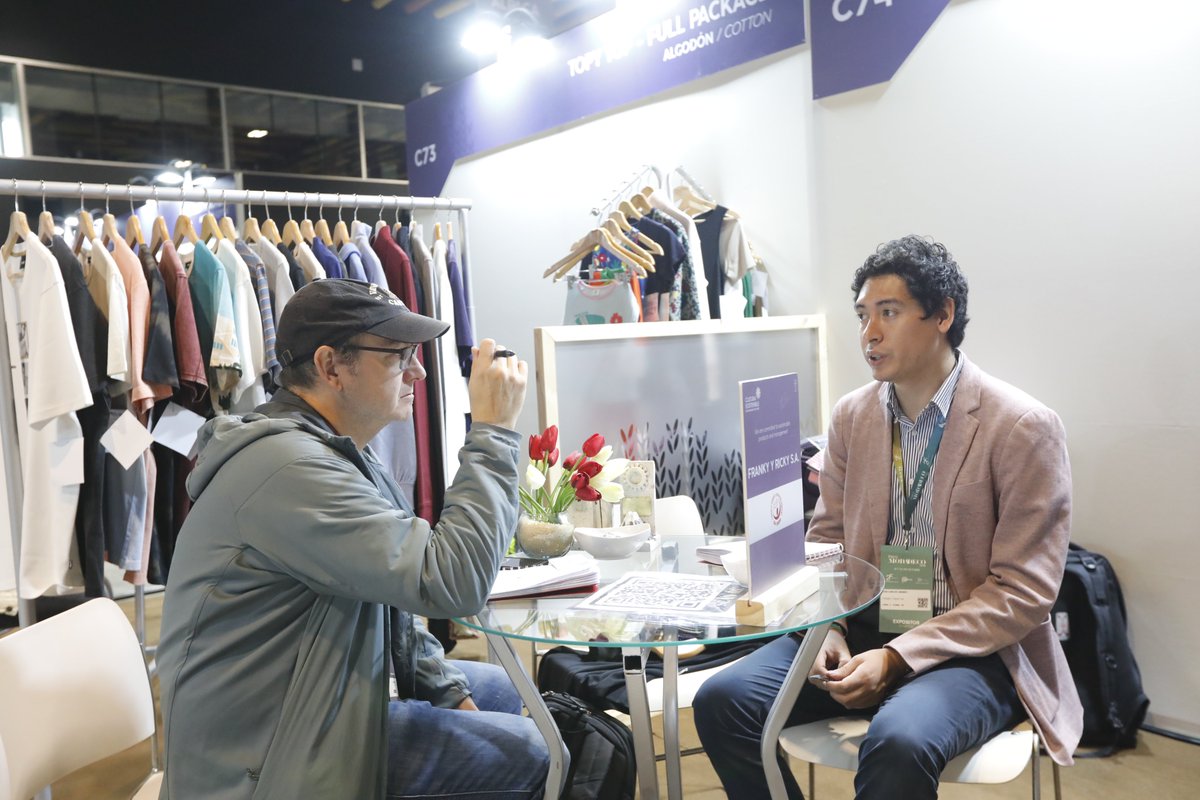 Promperu's tweet image. Hasta mañana, empresas nacionales y compradores internacionales, así como expertos en moda, se reúnen en el evento comercial más importante de la industrial textil y de decoración en el país 🇵🇪. 📌 Más información 👉 gob.pe/es/n/853226 #PROMPERÚ #ModaPeruana #AlpacadelPerú