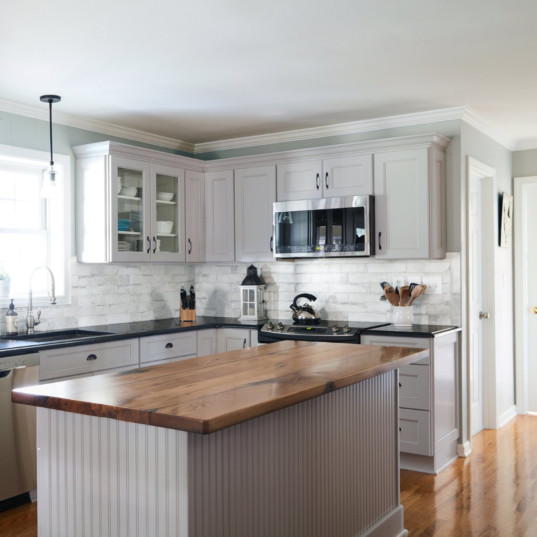 SurplusTx's tweet image. The transitional Fusion line provides a contemporary twist on traditional cabinetry with its wide rail moldings, distinctive detail, and classic characteristics. Our Nickel finish provides a light, modern take on the traditional heavy grey of industrial cabinetry.