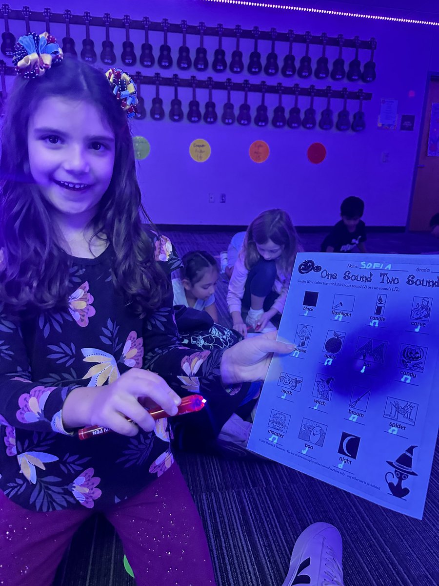Emily_Molitor's tweet photo. @kgassens had her students beyond excited celebrating Glow Week in music! @Boals_Frisco https://t.co/bvztANeJkM