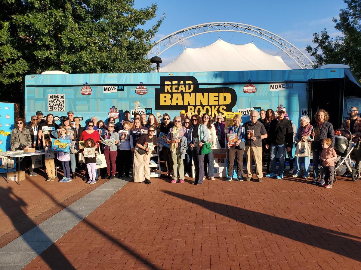 Yesterday, I joined @MoveOn's #BannedBook Tour at their Charlottesville stop alongside @Lauferfor55, @KatrinaforHD54, and Allison Spillman for Albemarle School Board. It's essential we stand with teachers and librarians in teaching honest history and challenging topics.