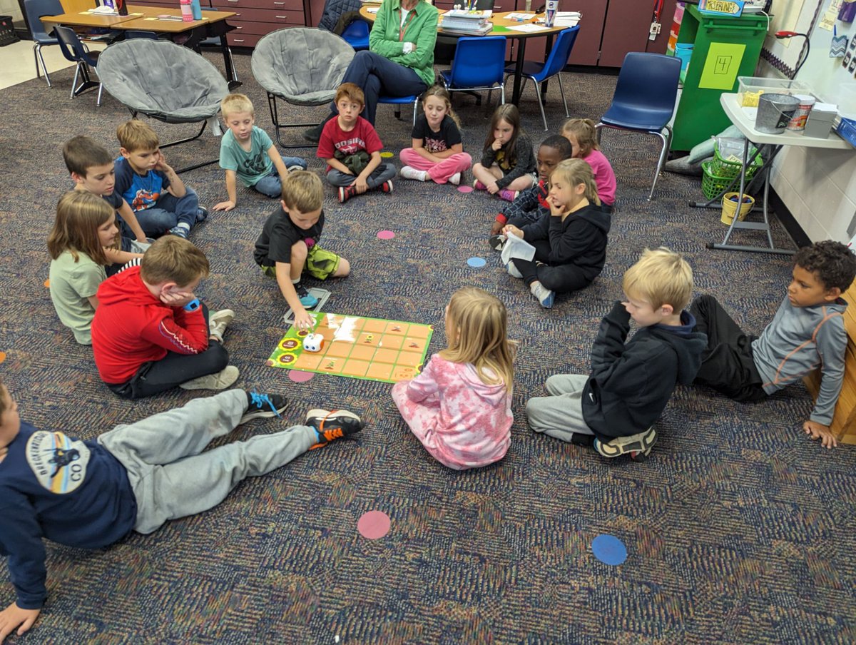 1st graders in Mrs. Eblings class at Cedar Heights were exploring coding through some new robots called the Tale Bot! They worked together whole group,  then got to explore in pairs.