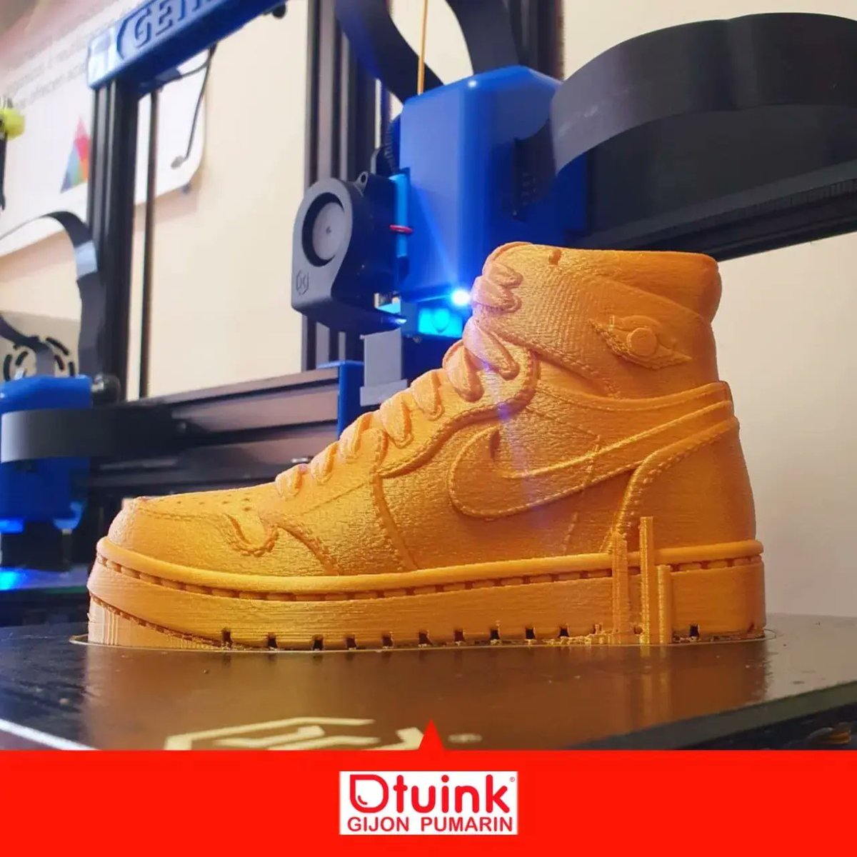 GijonTuink's tweet photo. 📣 El #GreatestPrint de la semana ➡️ Las #zapatillas más icónicas de la historia 👟 #Nike #AirJordan1 a diferentes escalas, impresas en #3D por @AsturMaker, con #Filamento3D y #Resina🔝 de @smartmaterials3
#Tuink3D #Impresión3D #Impresora3D #ArtilleryGenius #AnycubicPhotonMonoX https://t.co/mYThY8LrGg