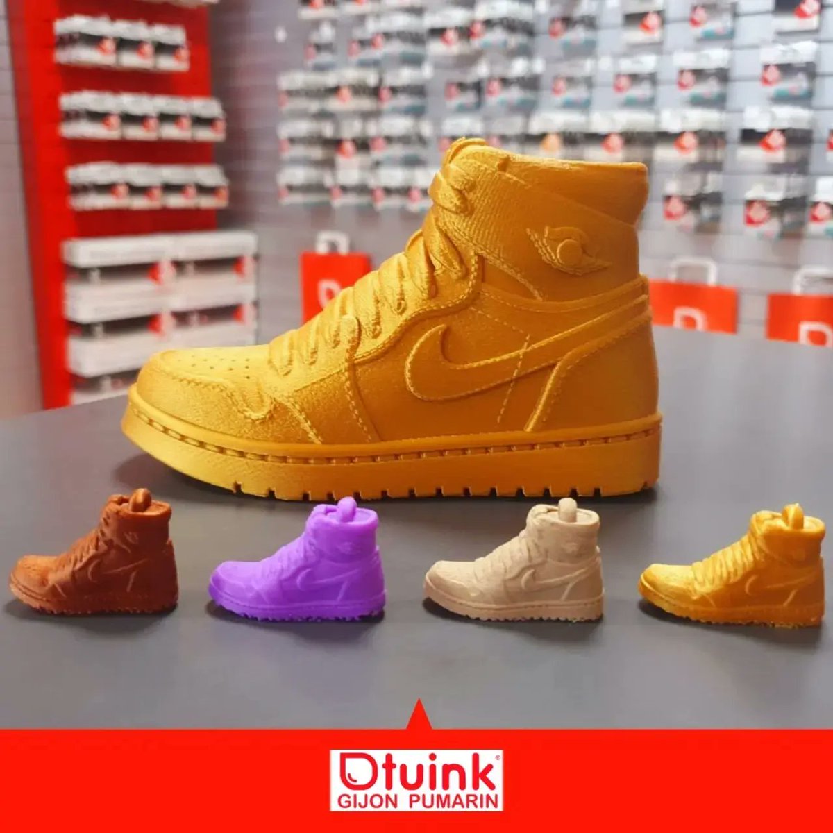 GijonTuink's tweet photo. 📣 El #GreatestPrint de la semana ➡️ Las #zapatillas más icónicas de la historia 👟 #Nike #AirJordan1 a diferentes escalas, impresas en #3D por @AsturMaker, con #Filamento3D y #Resina🔝 de @smartmaterials3
#Tuink3D #Impresión3D #Impresora3D #ArtilleryGenius #AnycubicPhotonMonoX https://t.co/mYThY8LrGg